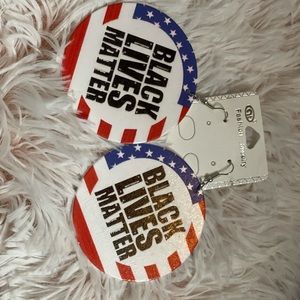 Earrings / Must bundle for $6